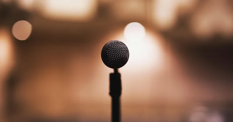 La stratégie du snippet vocal : répondre en 30 secondes