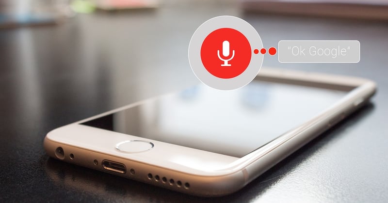 Parler à vos clients : comment rédiger un contenu optimisé pour la recherche vocale
